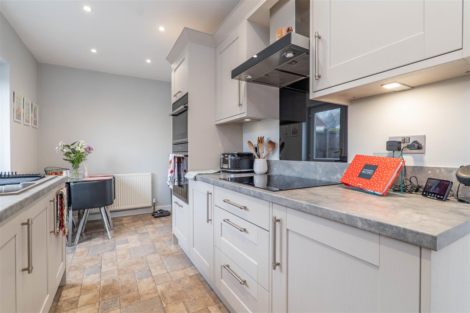 2 bed property in Devon Close, Preston